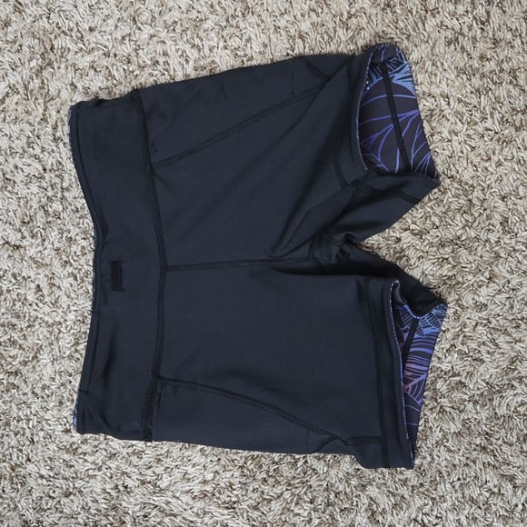 Title Nine Mad Dash Reversible Spandex Shorts Size XS 4 in inseam - Picture 4 of 11
